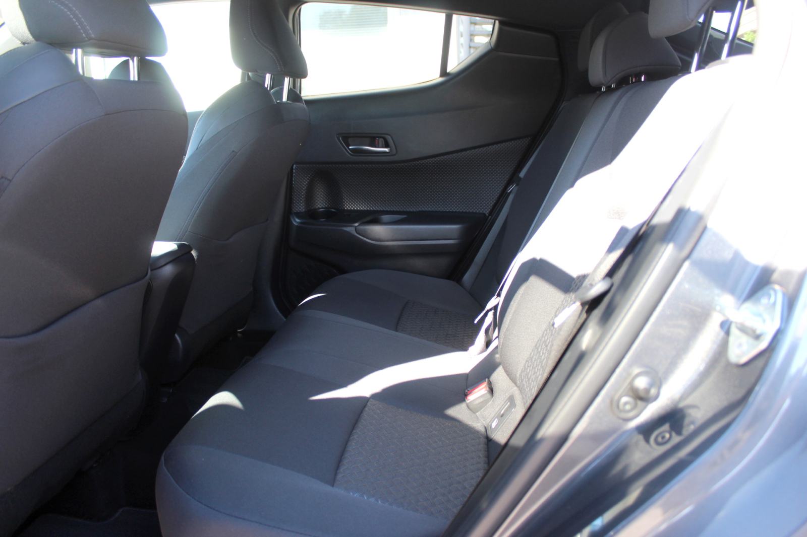 Toyota C-HR 1.8 VVTI HYBRID AUTOMATIK, LED, ALU 18,GARANCIJA,NIJE UVOZ, fotografija 11