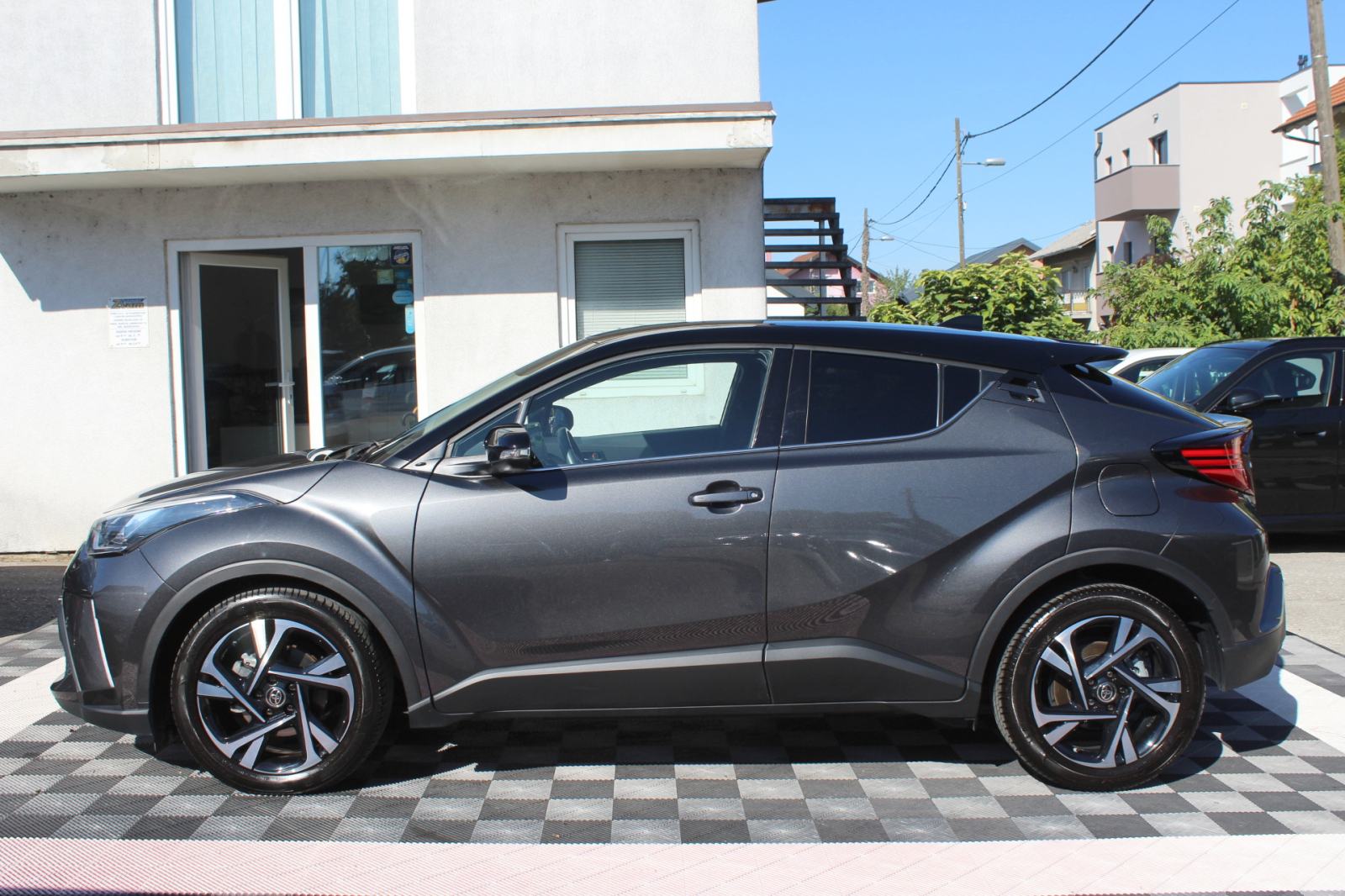 Toyota C-HR 1.8 VVTI HYBRID AUTOMATIK, LED, ALU 18,GARANCIJA,NIJE UVOZ, fotografija 4