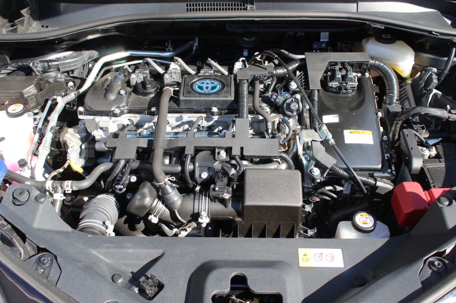 Toyota C-HR 1.8 VVTI HYBRID AUTOMATIK, LED, ALU 18,GARANCIJA,NIJE UVOZ, fotografija 17