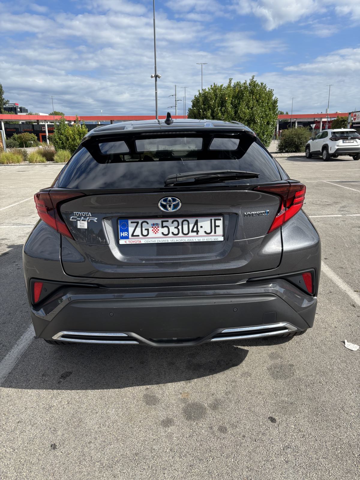 C-HR 2.0 HEV CLUB ALCANTARA ASSIST e-CVT 184KS...SERVISNA /JAMSTVO, fotografija 4