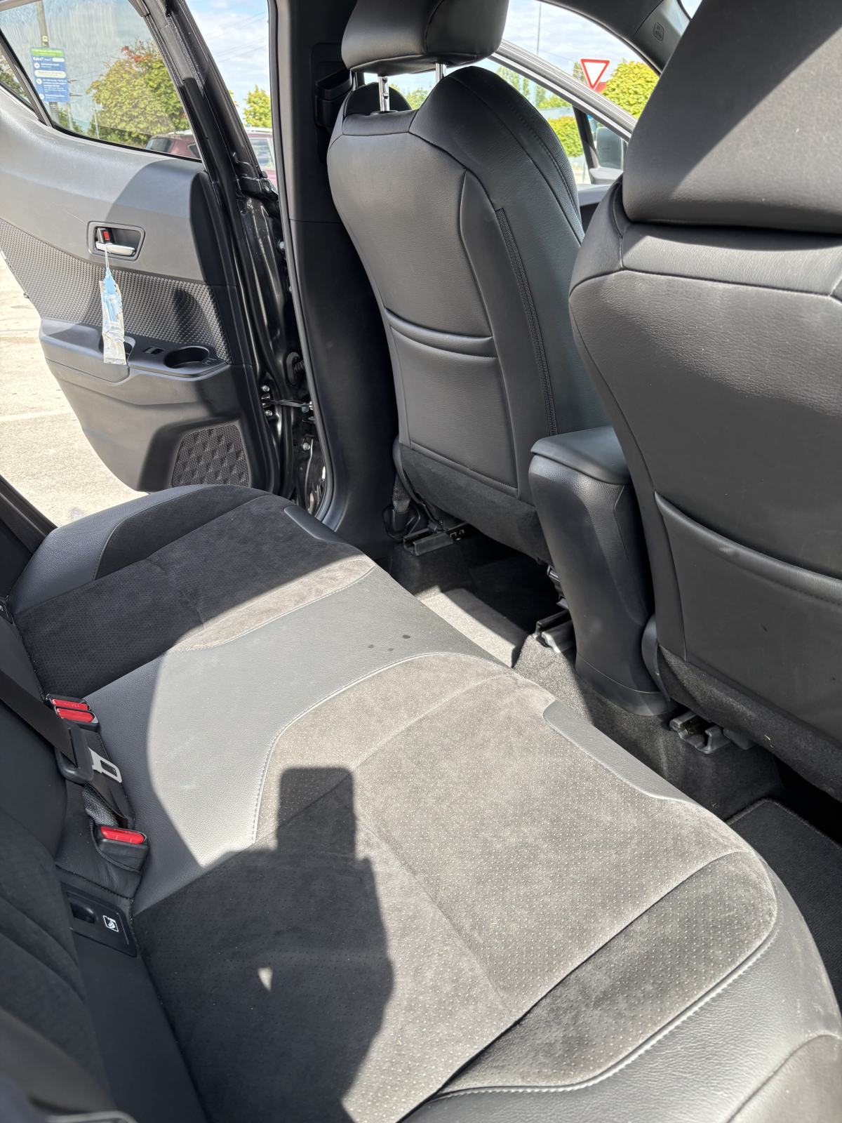 C-HR 2.0 HEV CLUB ALCANTARA ASSIST e-CVT 184KS...SERVISNA /JAMSTVO, fotografija 9