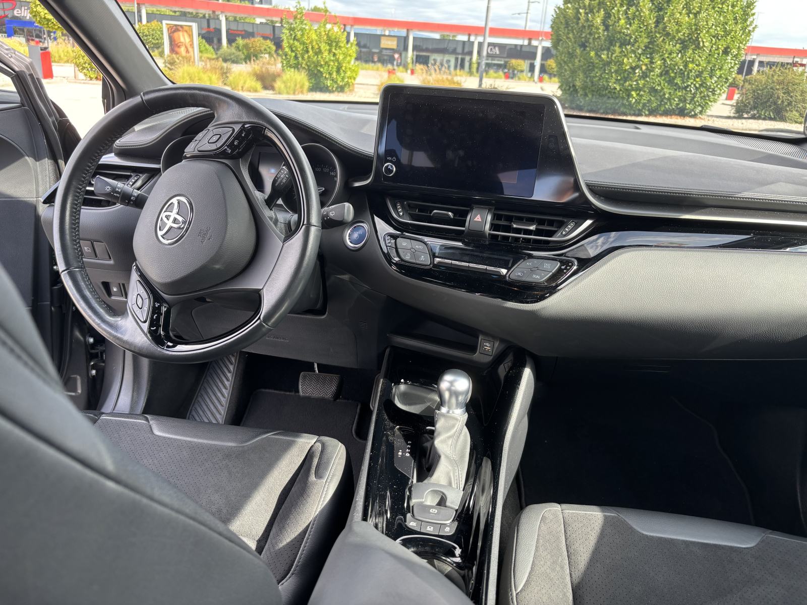 C-HR 2.0 HEV CLUB ALCANTARA ASSIST e-CVT 184KS...SERVISNA /JAMSTVO, fotografija 10