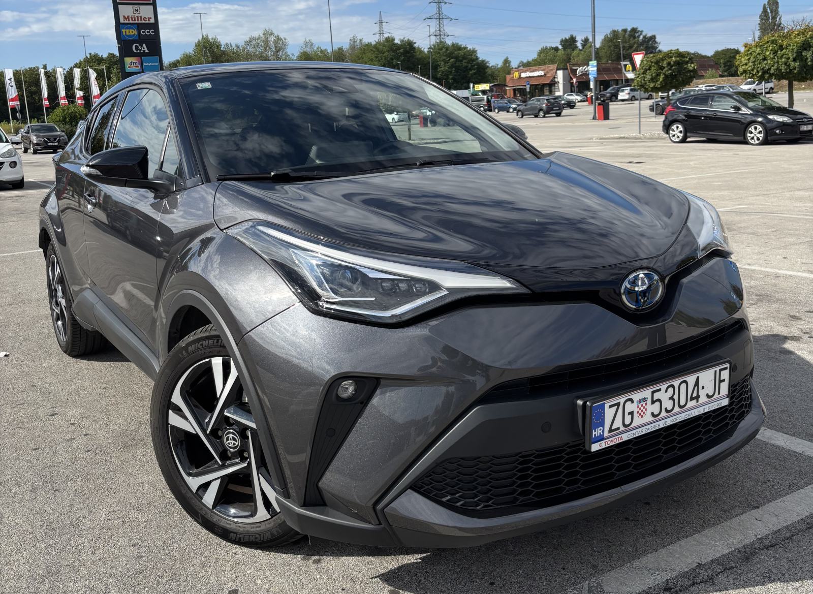 C-HR 2.0 HEV CLUB ALCANTARA ASSIST e-CVT 184KS...SERVISNA /JAMSTVO, fotografija 1
