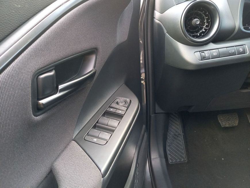 Toyota C-HR 2.0 Hybrid ACC LED KAMERA NOVI MOD. 2024 TVORNIČKO JAMSTVO, fotografija 6