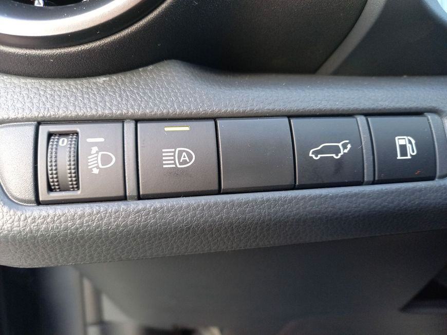 Toyota C-HR 2.0 Hybrid ACC LED KAMERA NOVI MOD. 2024 TVORNIČKO JAMSTVO, fotografija 11