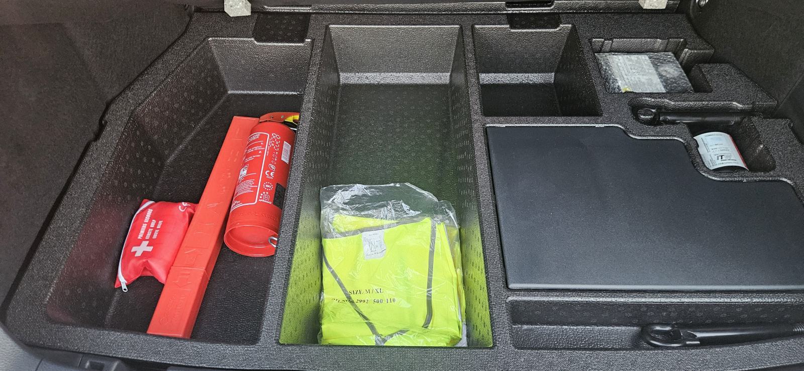 TOYOTA C-HR 2,0 HYBRID GR * Kamera * LED * JBL * FULL OPREMA, fotografija 16