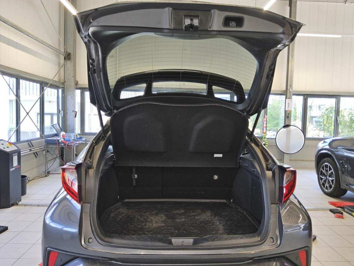 Toyota C-HR 2,0 Hybrid, fotografija 8