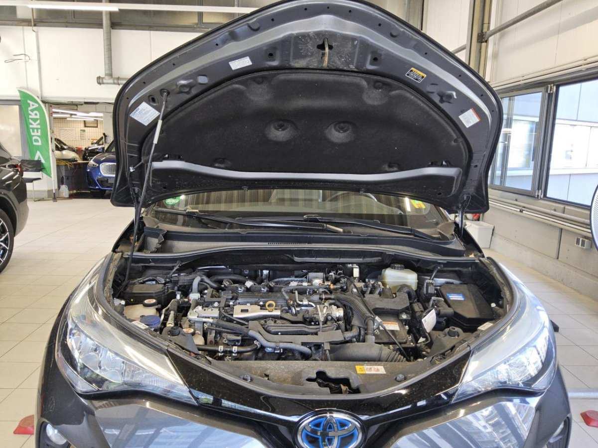 Toyota C-HR 2,0 Hybrid, fotografija 7