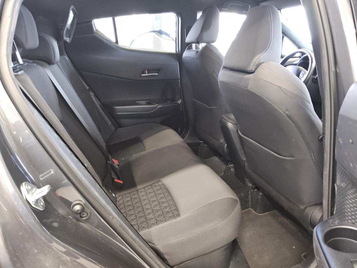 Toyota C-HR 2,0 Hybrid, fotografija 6