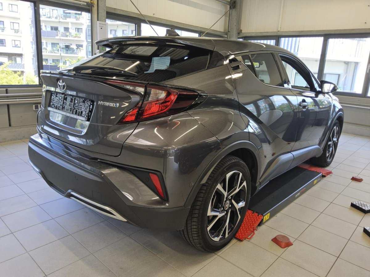 Toyota C-HR 2,0 Hybrid, fotografija 4