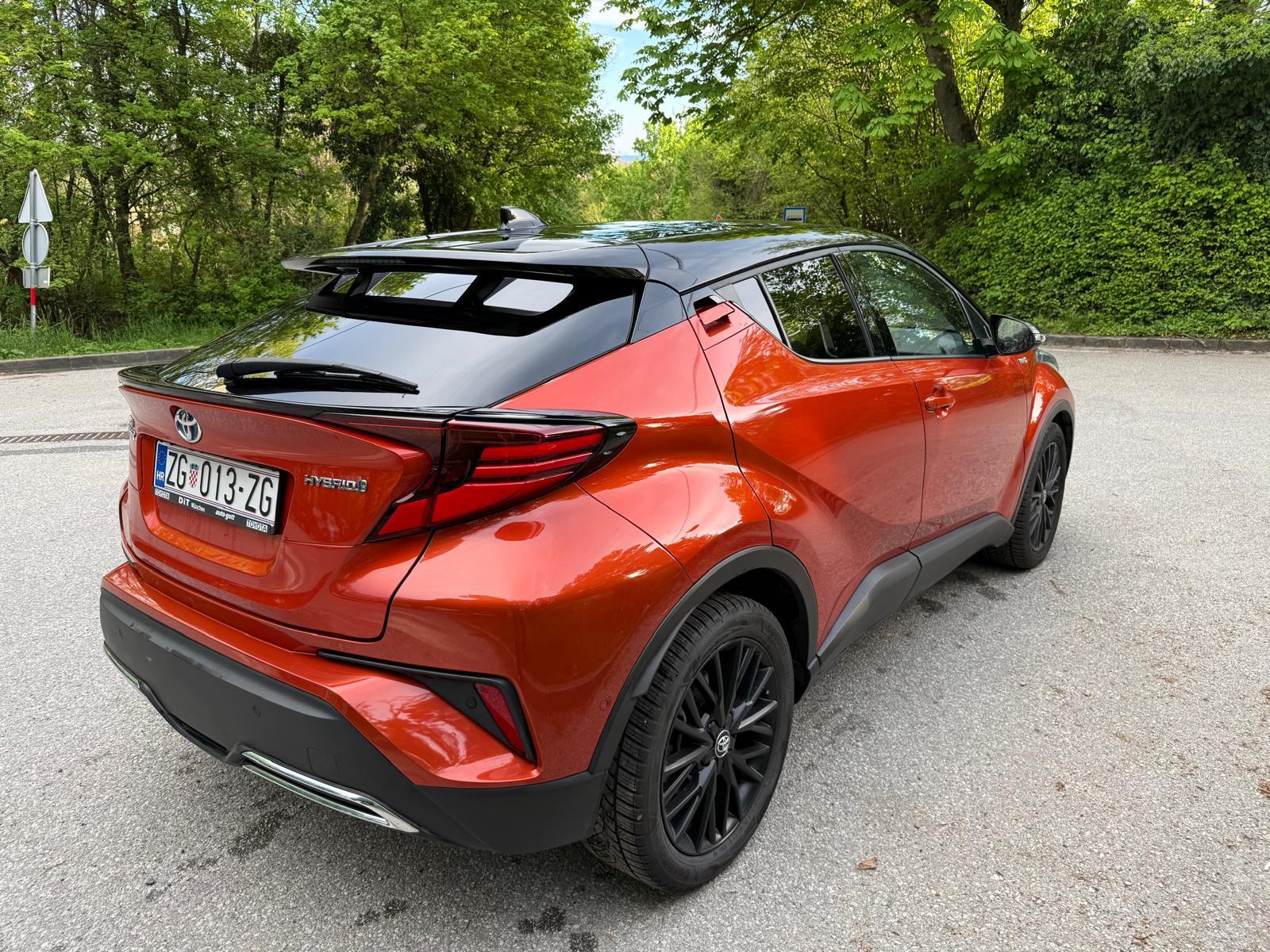 Toyota C-HR 2,0, Edition orange, hybrid, fotografija 2