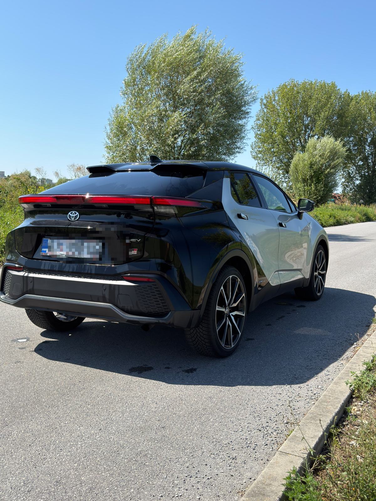 Toyota C-HR hybrid 2.0 HEV AWD 5D E-CVT GR SPORT, fotografija 9