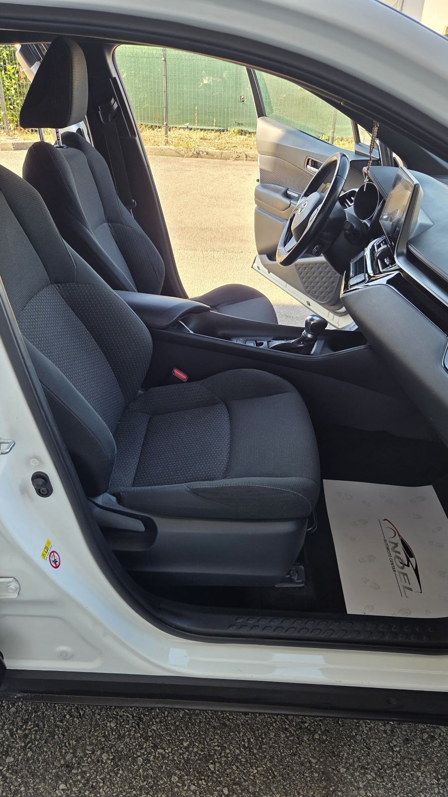Toyota C-HR Hybrid HR auto 90tkm servisna automatik, fotografija 9