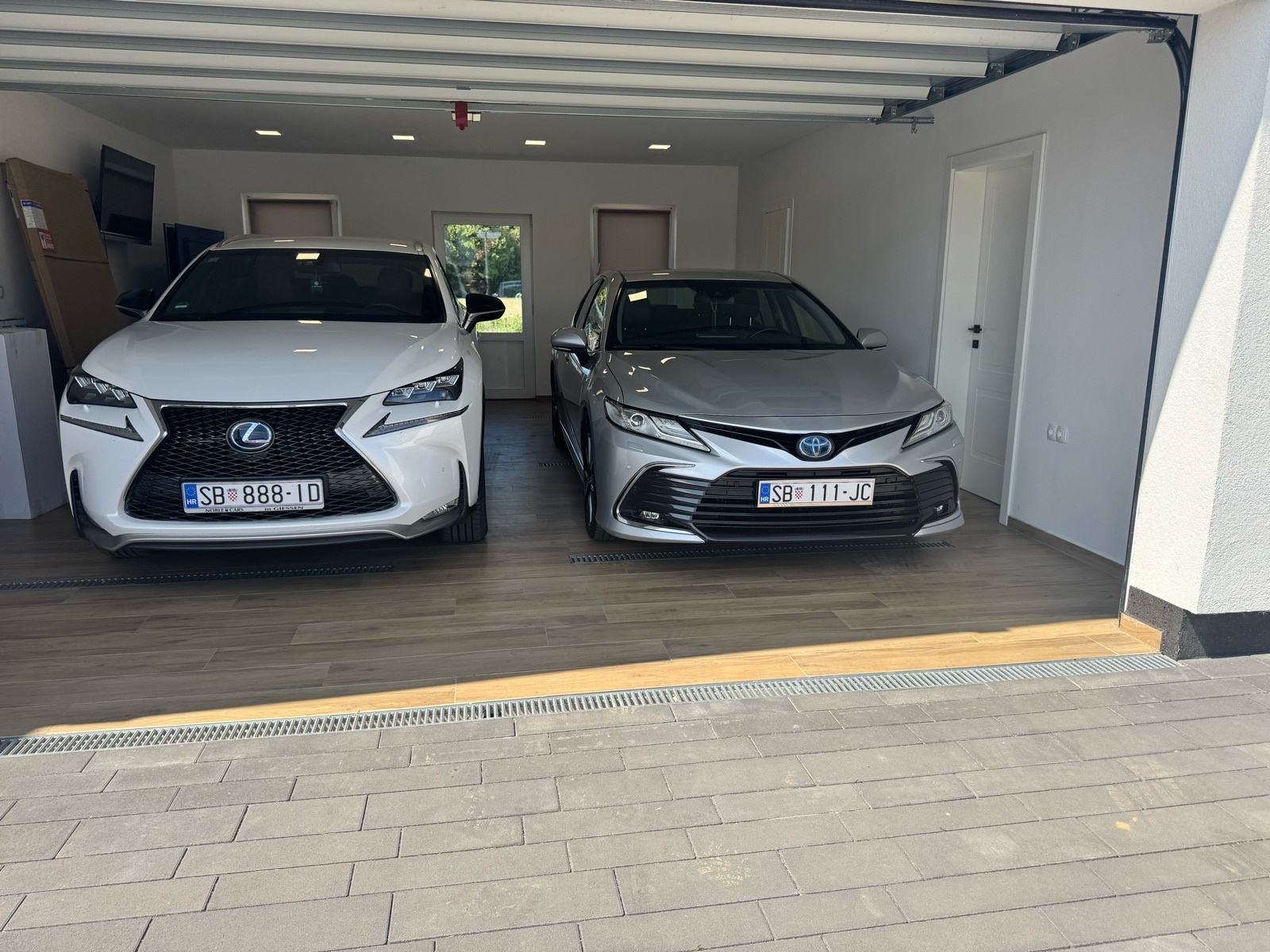 Toyota Camry 2,5 automatik, fotografija 8
