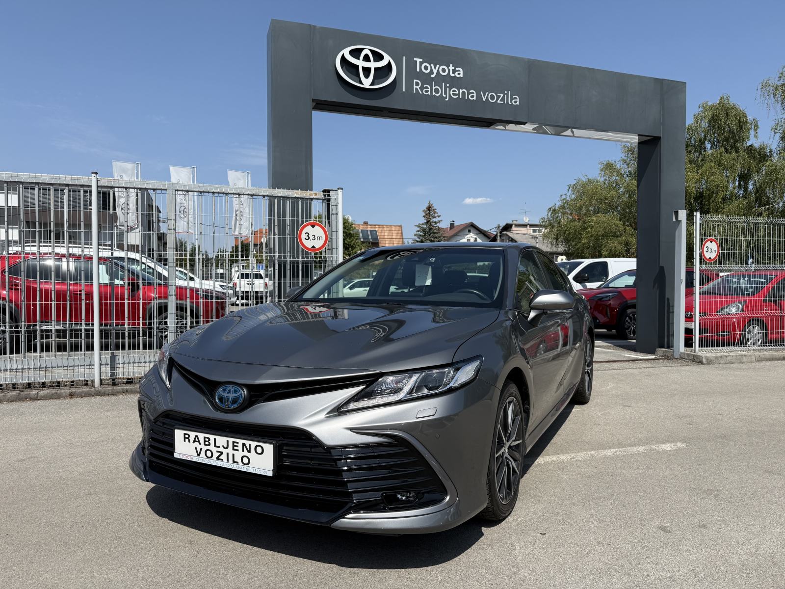Toyota Camry Hybrid 2,5 Sol, pogled izvana - slika 1