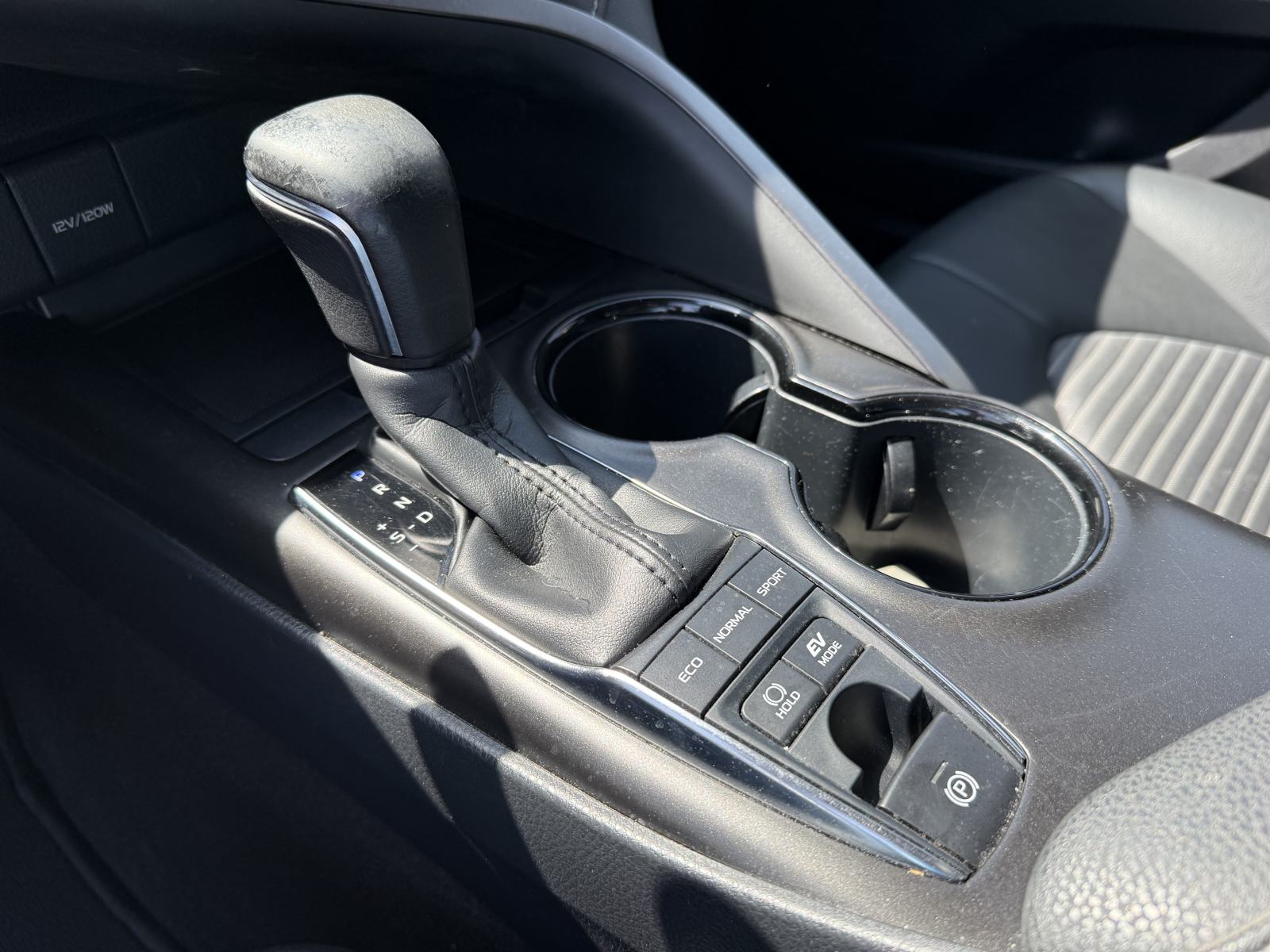 Toyota Camry Hybrid 2,5 Sol, fotografija 14