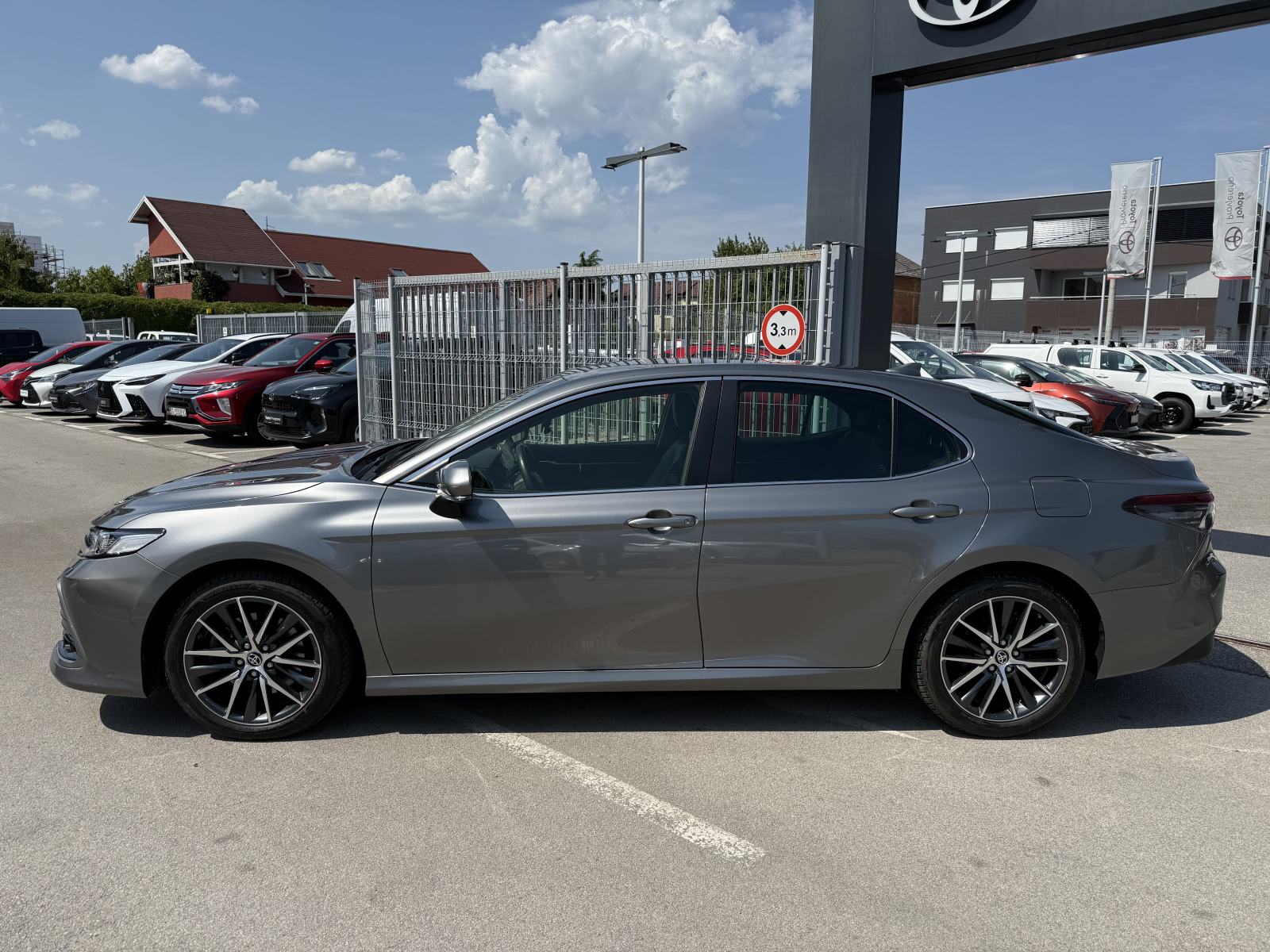 Toyota Camry Hybrid 2,5 Sol, pogled izvana - slika 2
