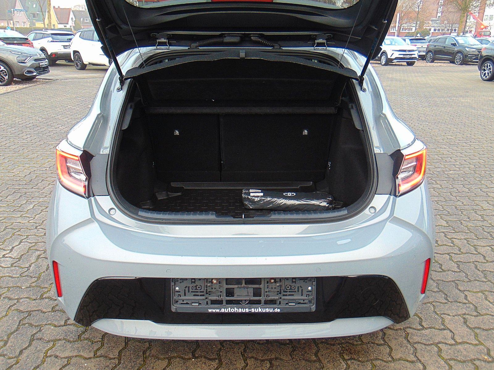 Toyota Corolla 1,2 Turbo ACC KAMERA APPLE CARPLAY ANDROID AUTO 2022 G., fotografija 14