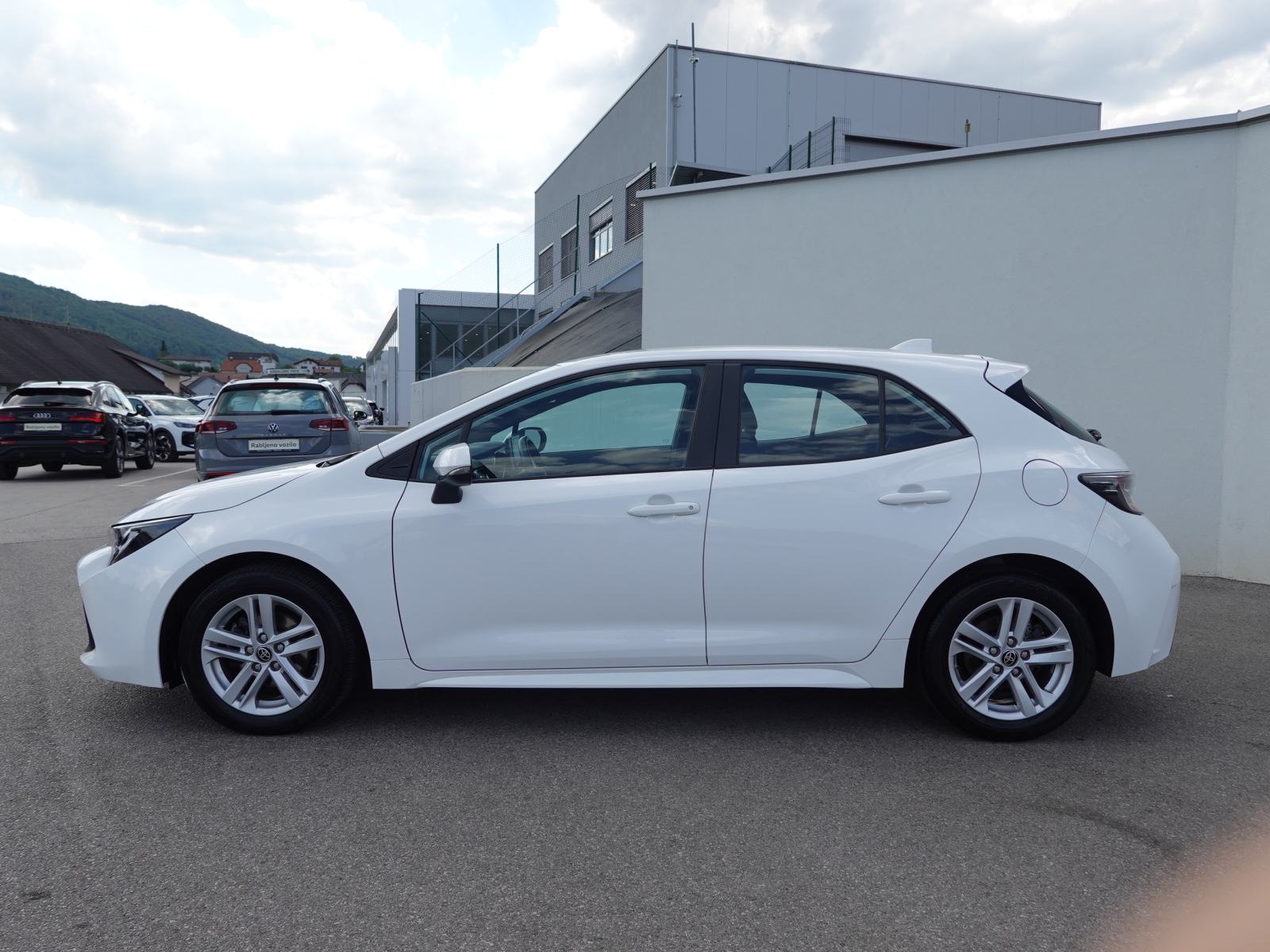 Toyota Corolla 1.2 Turbo+LED+VIRTUAL+VZV.KAMERA+SLO.PODRIJETLO, fotografija 6