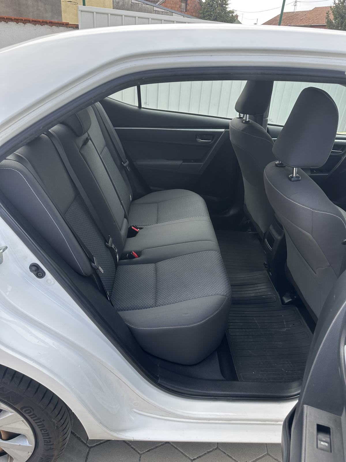 Toyota Corolla 1,4D- REG.-HR.AUTO-NOVE GUME-PUNO OPREME, fotografija 10