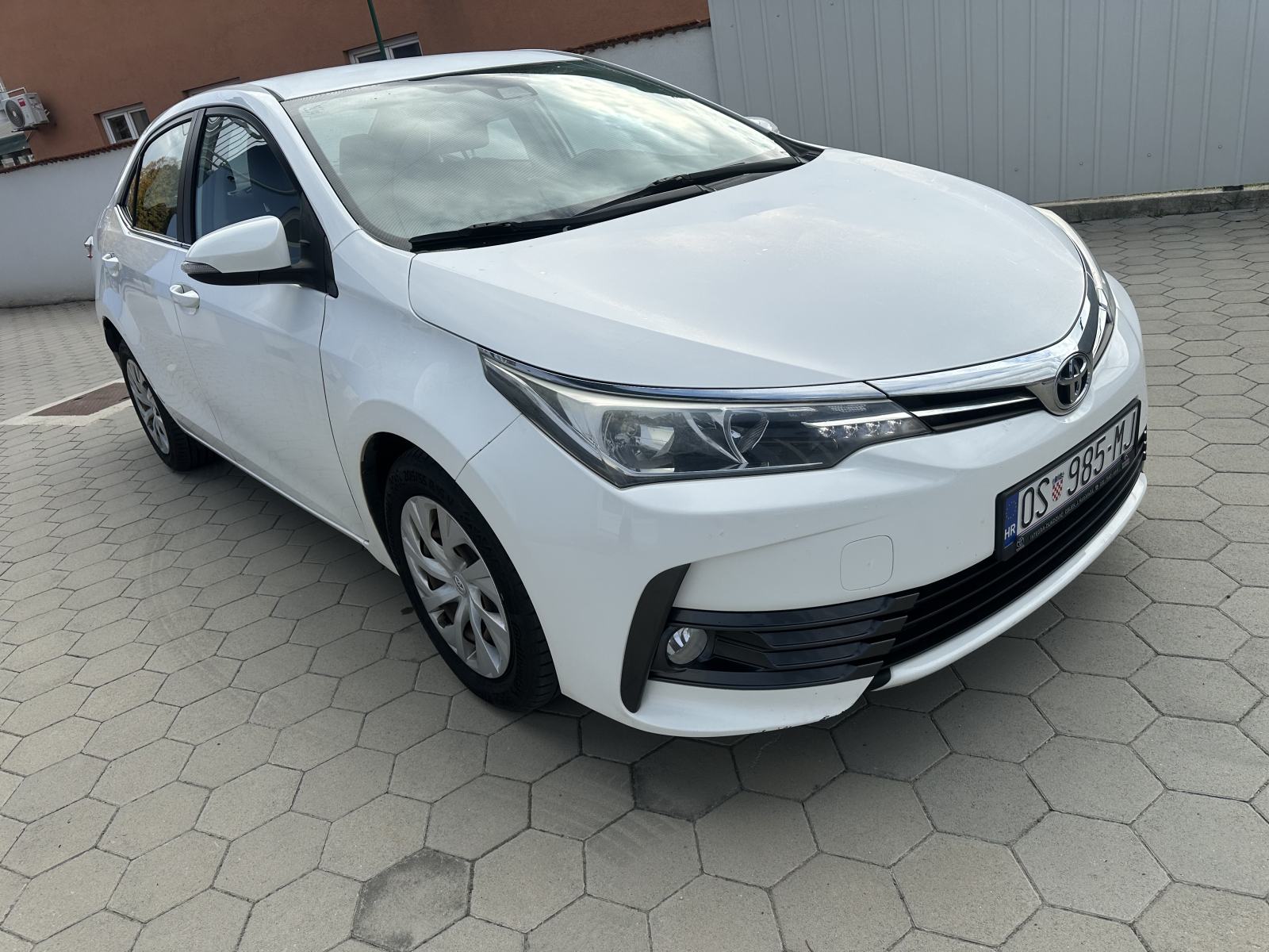 Toyota Corolla 1,4D- REG.-HR.AUTO-NOVE GUME-PUNO OPREME