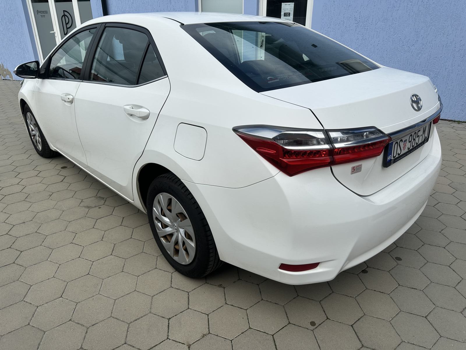 Toyota Corolla 1,4D- REG.-HR.AUTO-NOVE GUME-PUNO OPREME, fotografija 6