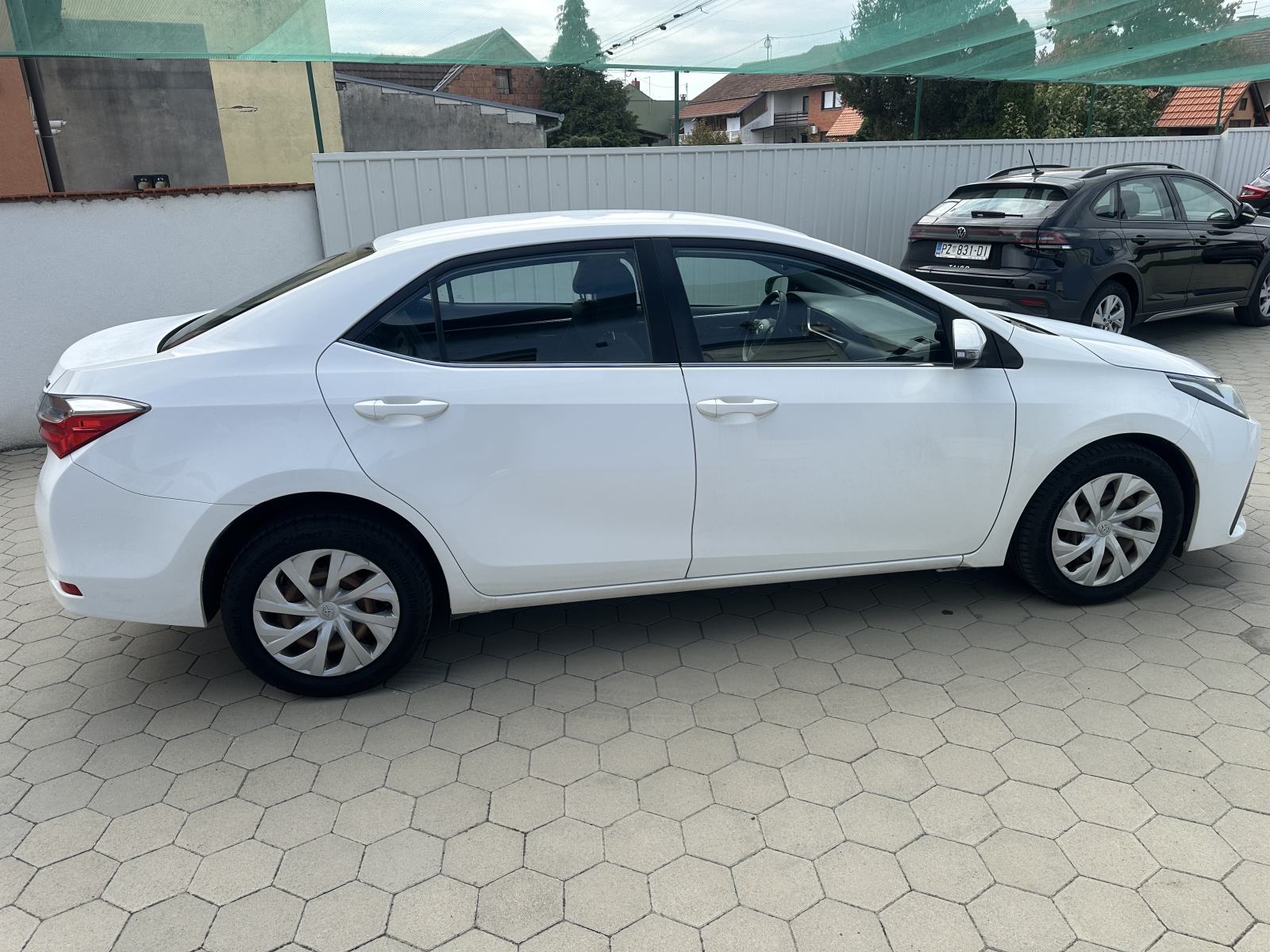 Toyota Corolla 1,4D- REG.-HR.AUTO-NOVE GUME-PUNO OPREME, fotografija 2
