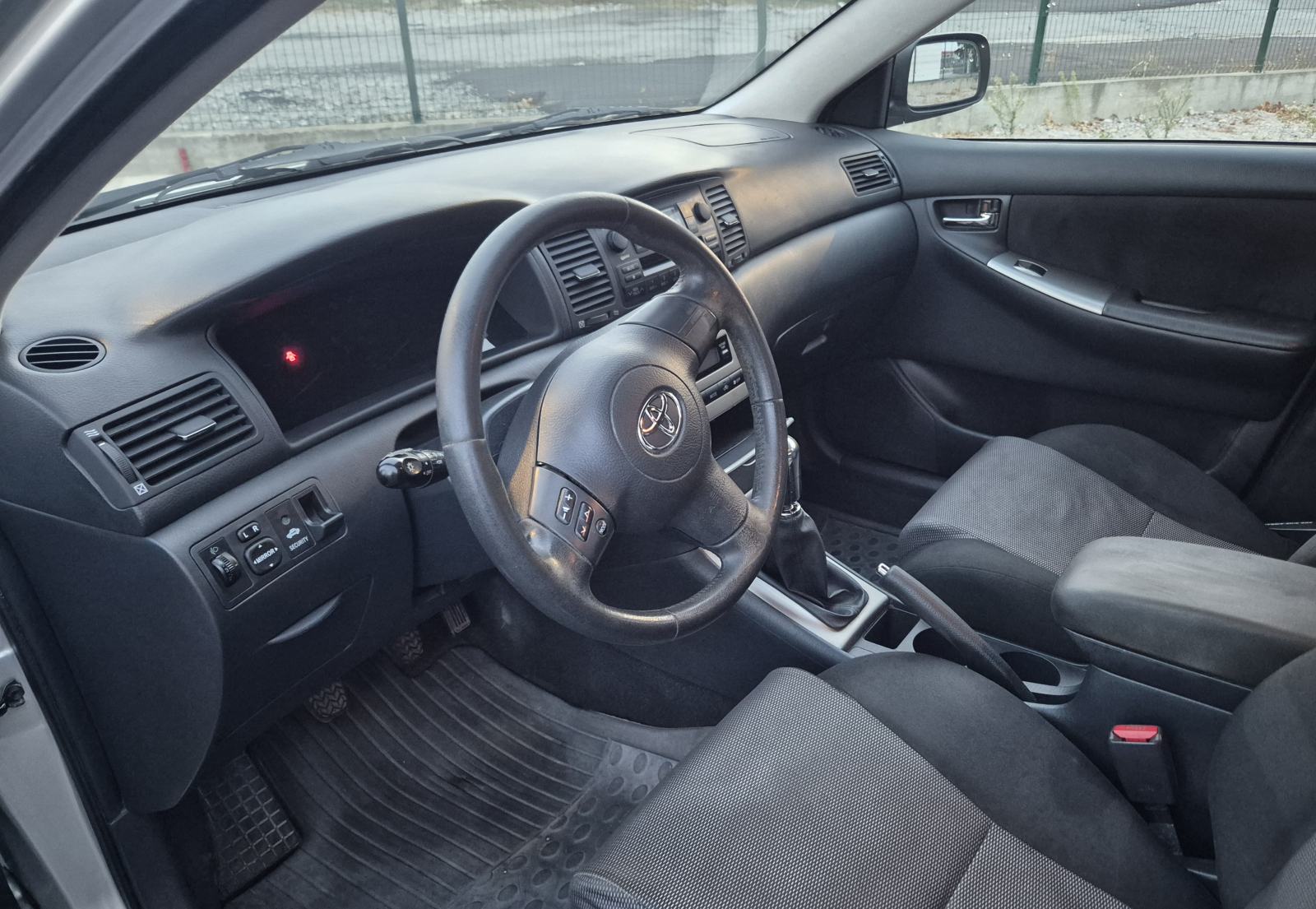 Toyota Corolla 1.6, kilometraža 138.590 - 1. vlasnik, fotografija 3