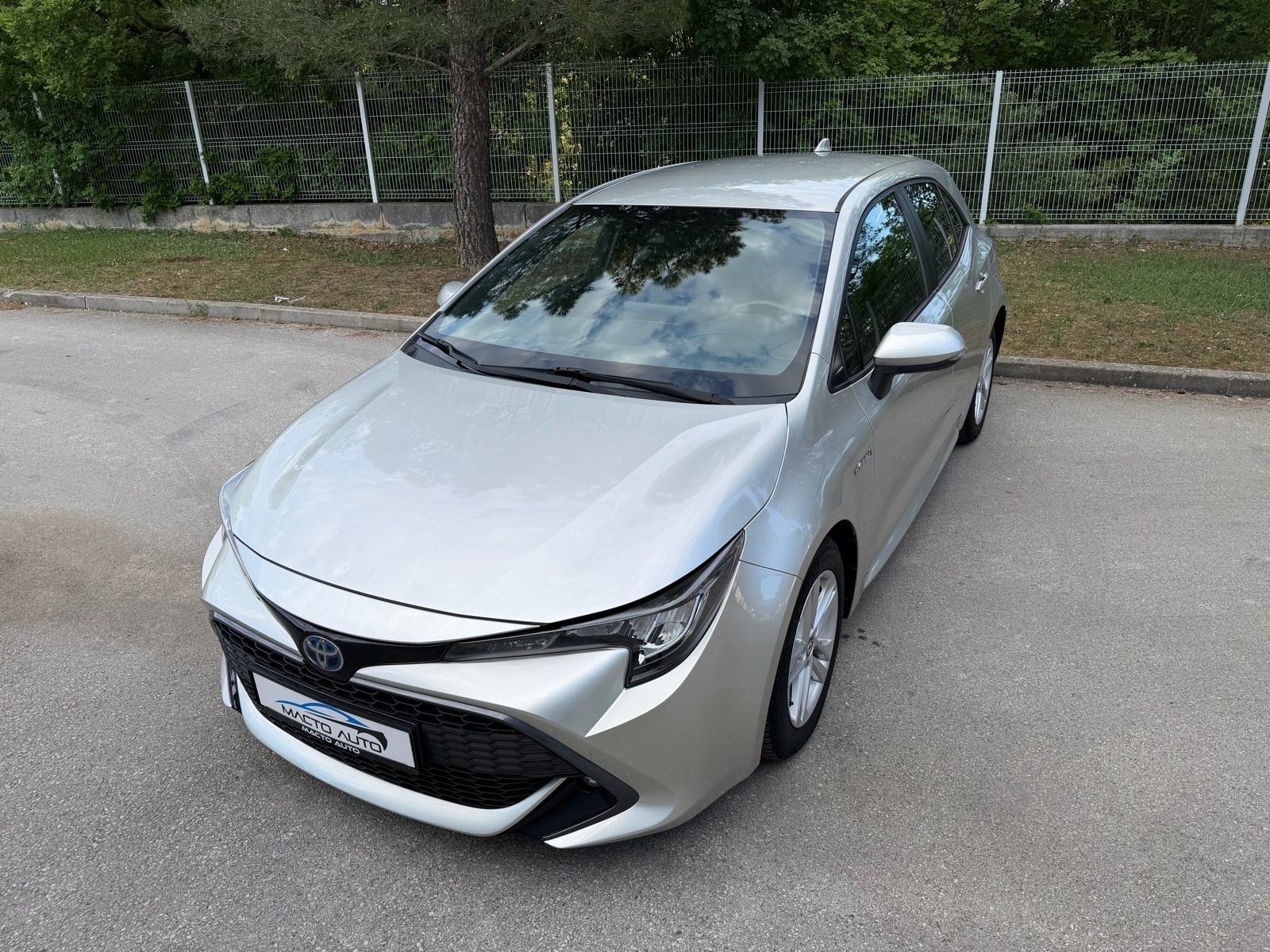 Toyota Corolla 1,8 HIBRID, automatik, fotografija 4