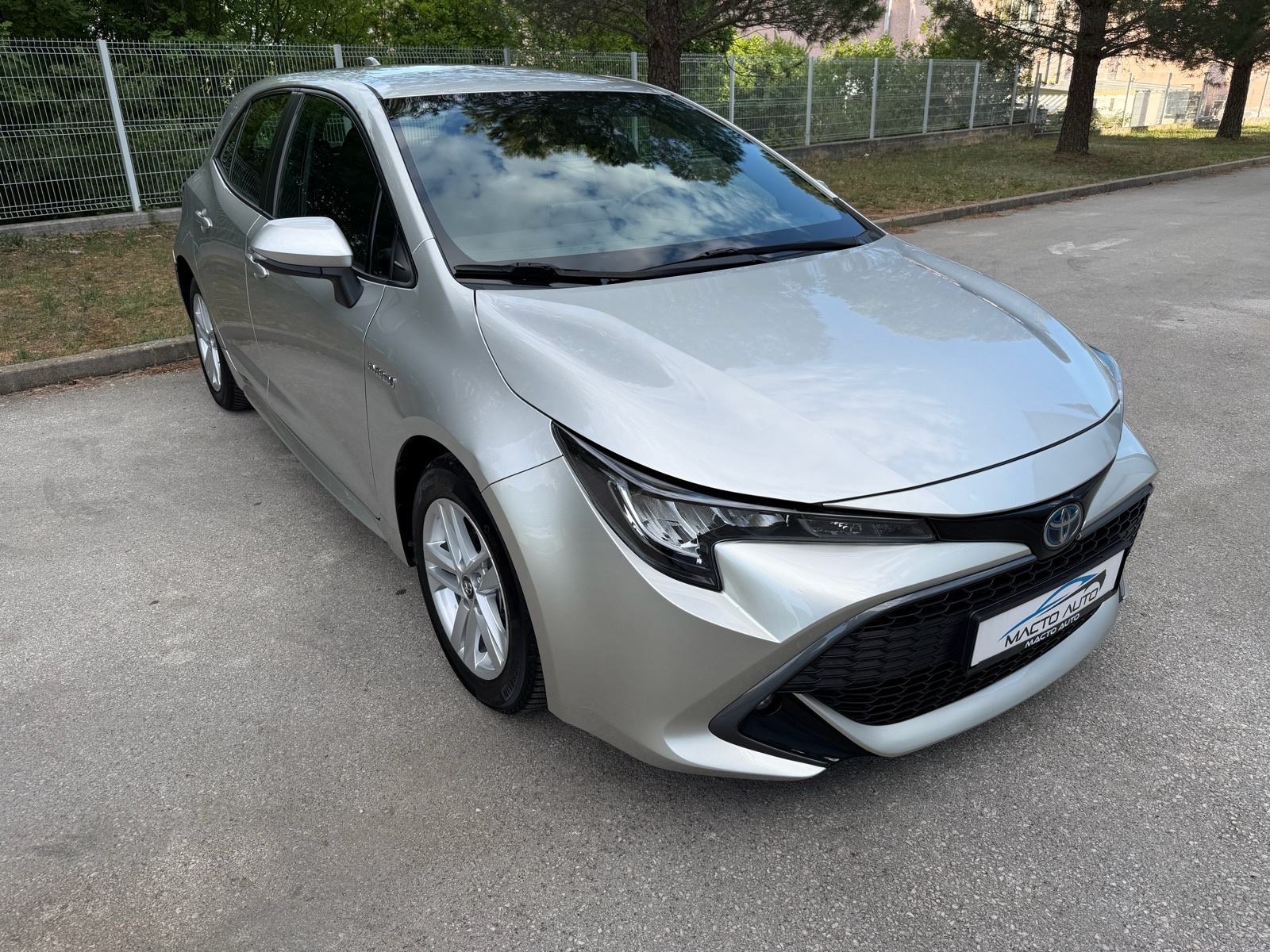 Toyota Corolla 1,8 HIBRID, automatik, fotografija 6