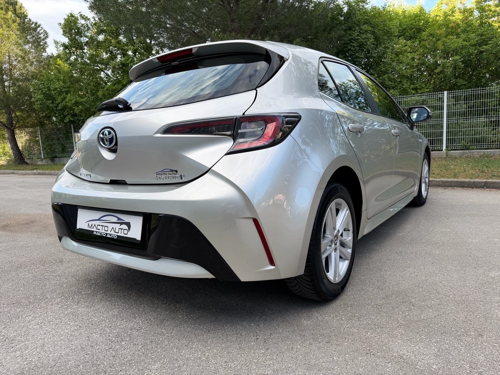 Toyota Corolla 1,8 HIBRID, automatik, fotografija 9