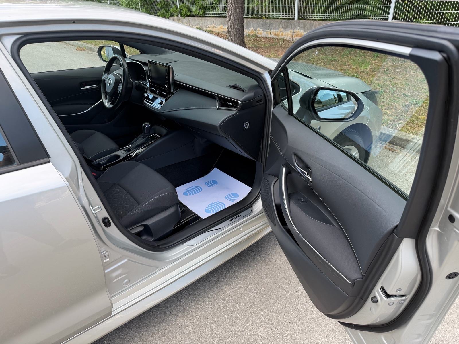 Toyota Corolla 1,8 HIBRID, automatik, fotografija 17