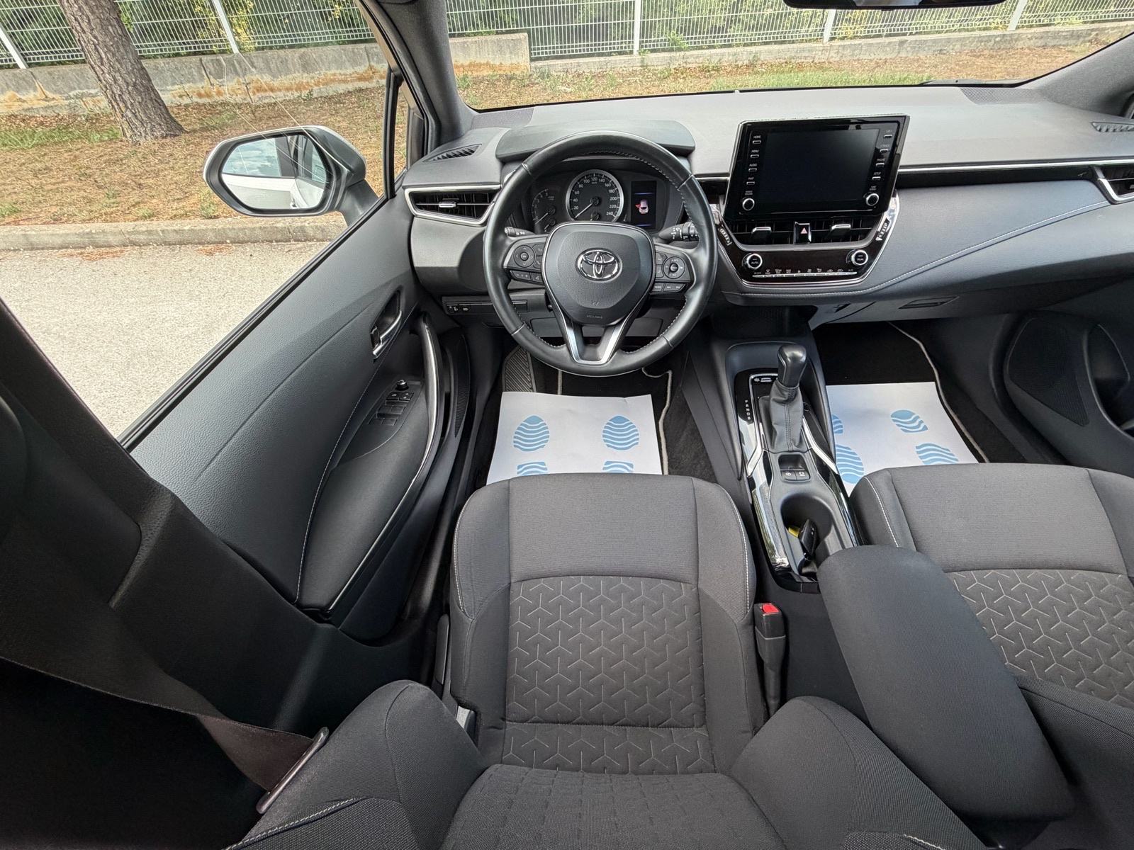 Toyota Corolla 1,8 HIBRID, automatik, fotografija 20