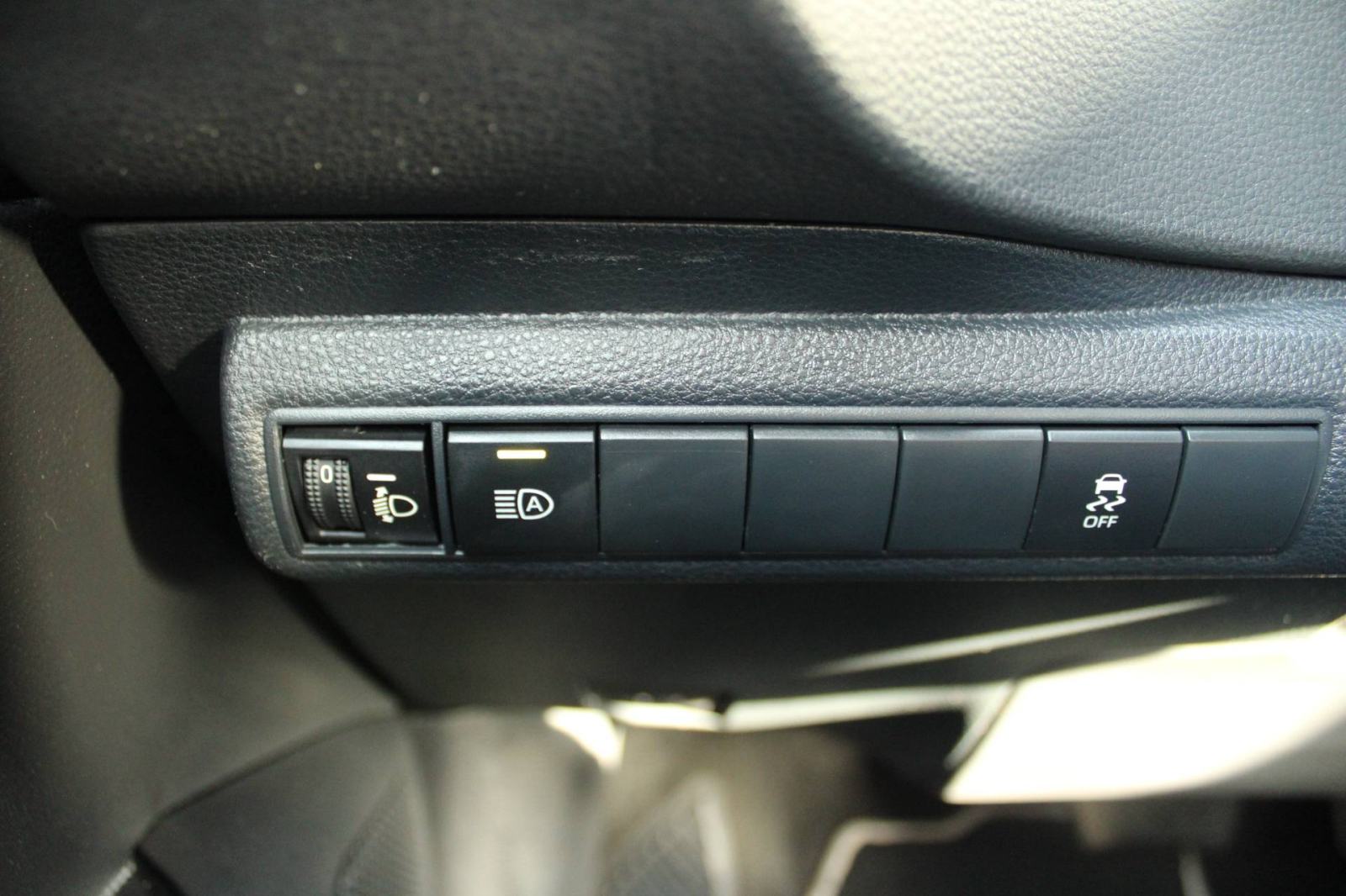 Toyota Corolla 1.8 Hybrid AUTOMATIK *LED, KAMERA*, fotografija 14