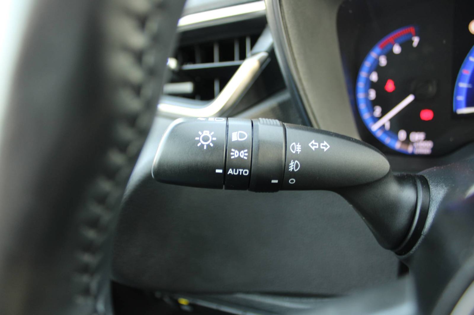 Toyota Corolla 1.8 Hybrid AUTOMATIK *LED, KAMERA*, fotografija 15