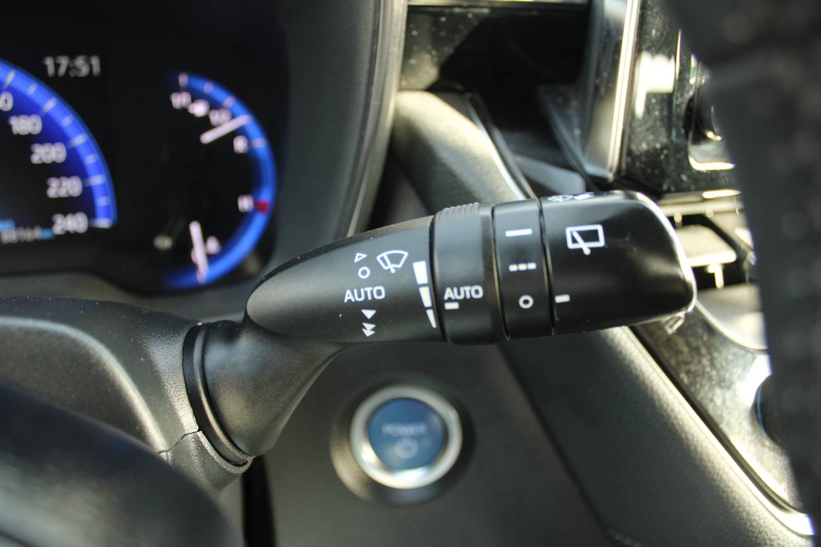 Toyota Corolla 1.8 Hybrid AUTOMATIK *LED, KAMERA*, fotografija 17