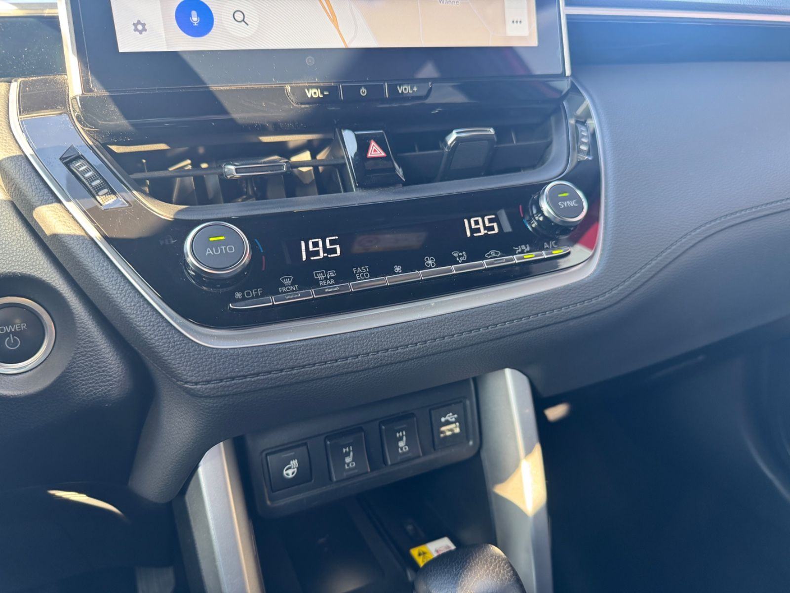 Toyota Corolla Cross 2.0 Hybrid AWD-i e-CVT LED ACC NAVI KAMERA APPLE, fotografija 9