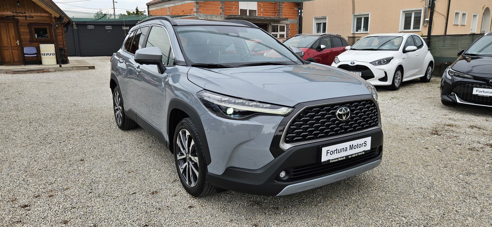 Toyota Corolla Cross Hybrid 4×4 Kamera 360° Panorama Full Oprema, fotografija 3