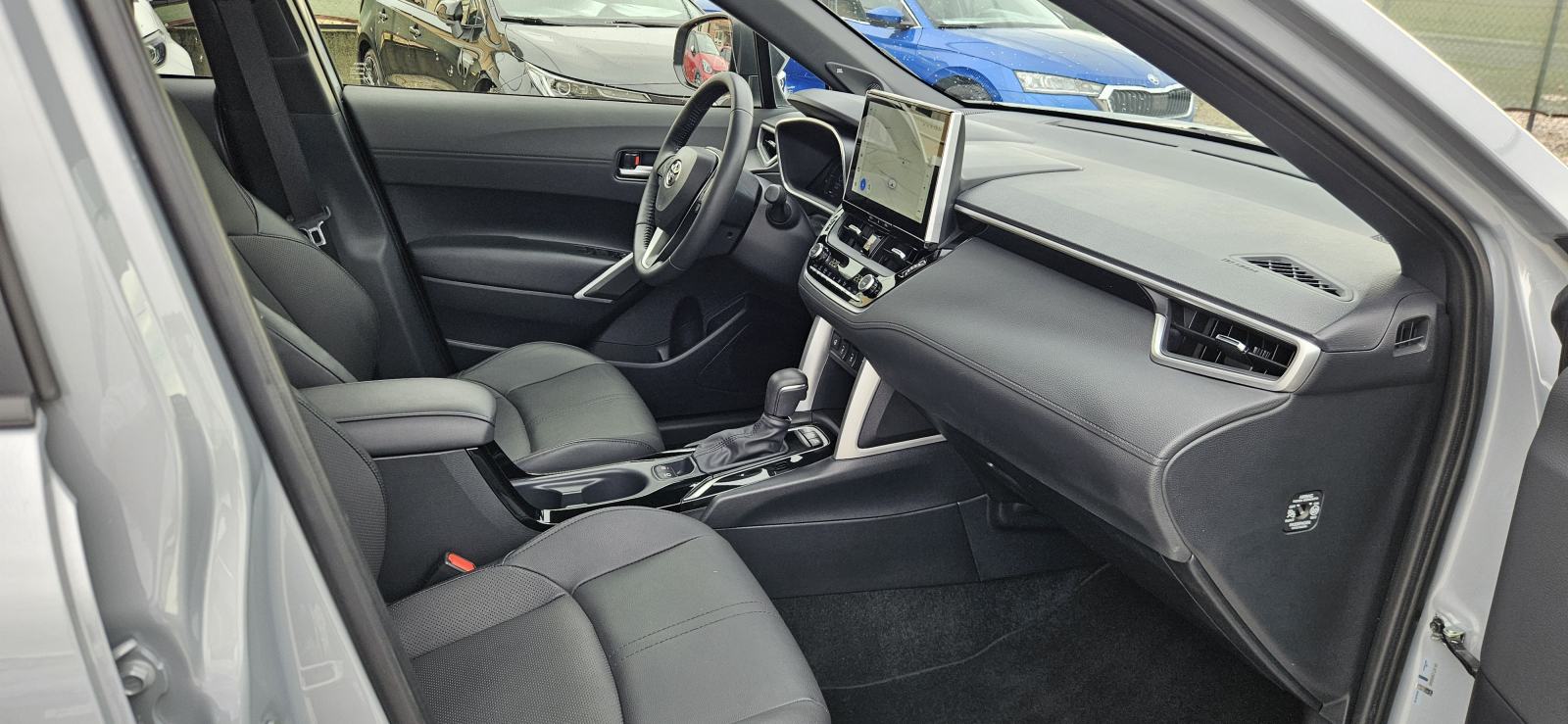 Toyota Corolla Cross Hybrid 4×4 Kamera 360° Panorama Full Oprema, fotografija 15
