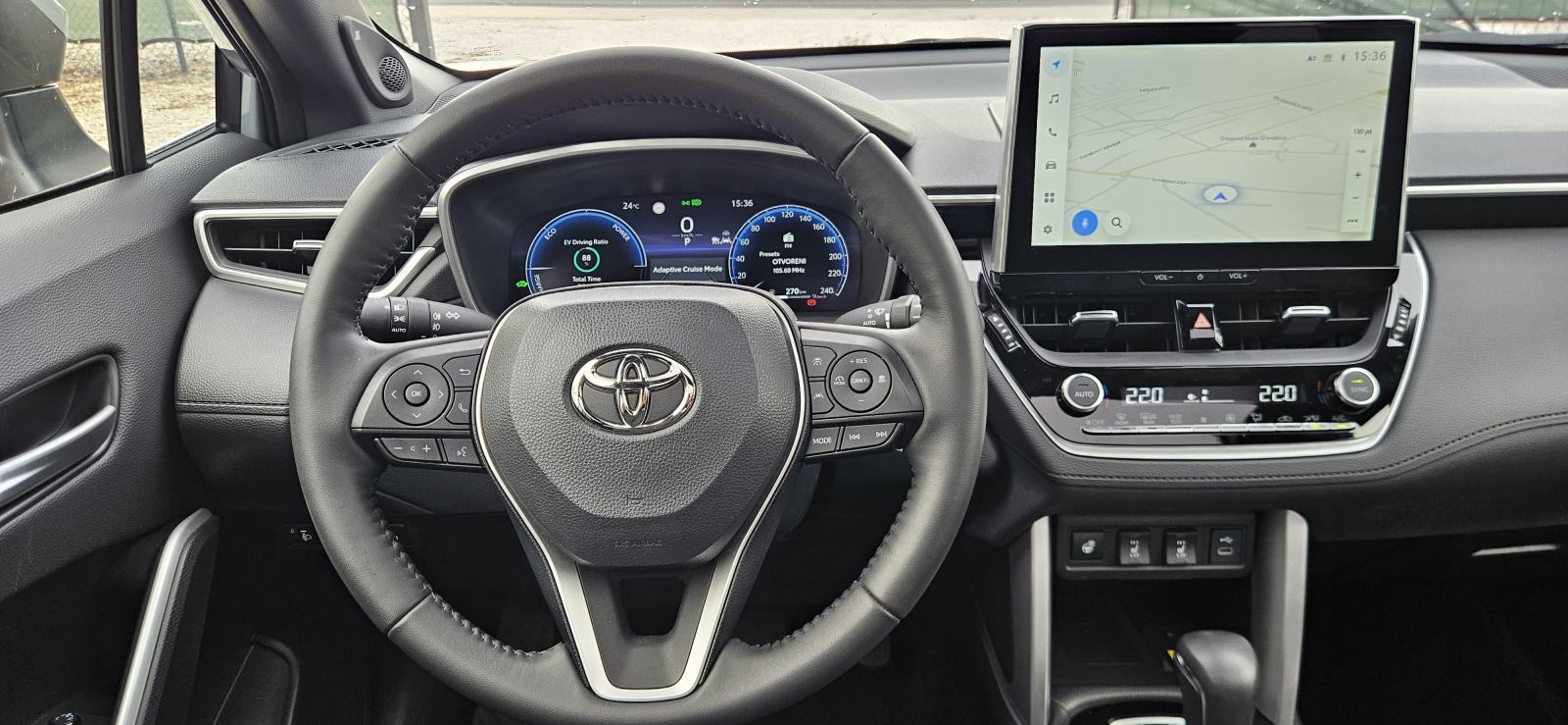 Toyota Corolla Cross Hybrid 4×4 Kamera 360° Panorama Full Oprema, fotografija 18