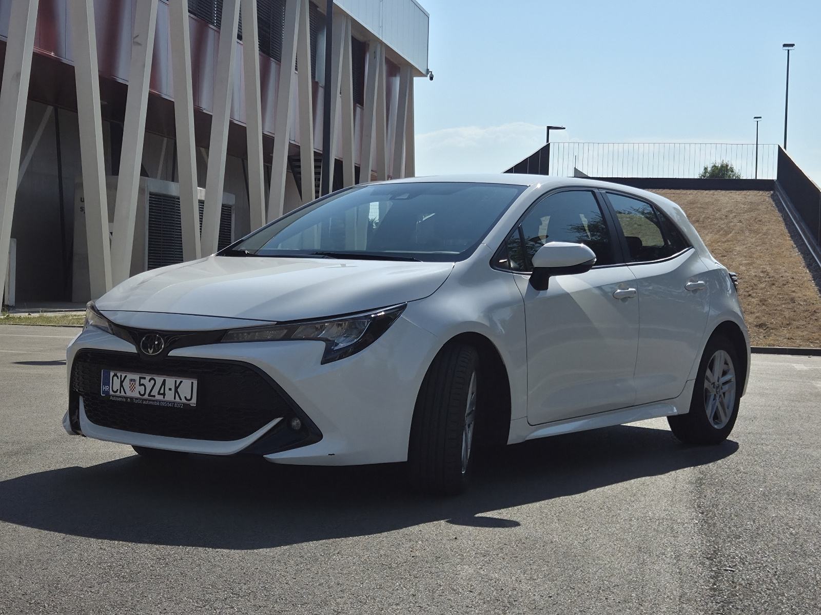 Toyota Corolla Hatchback 1.2 Turbo Luna • 80.670 km, fotografija 2