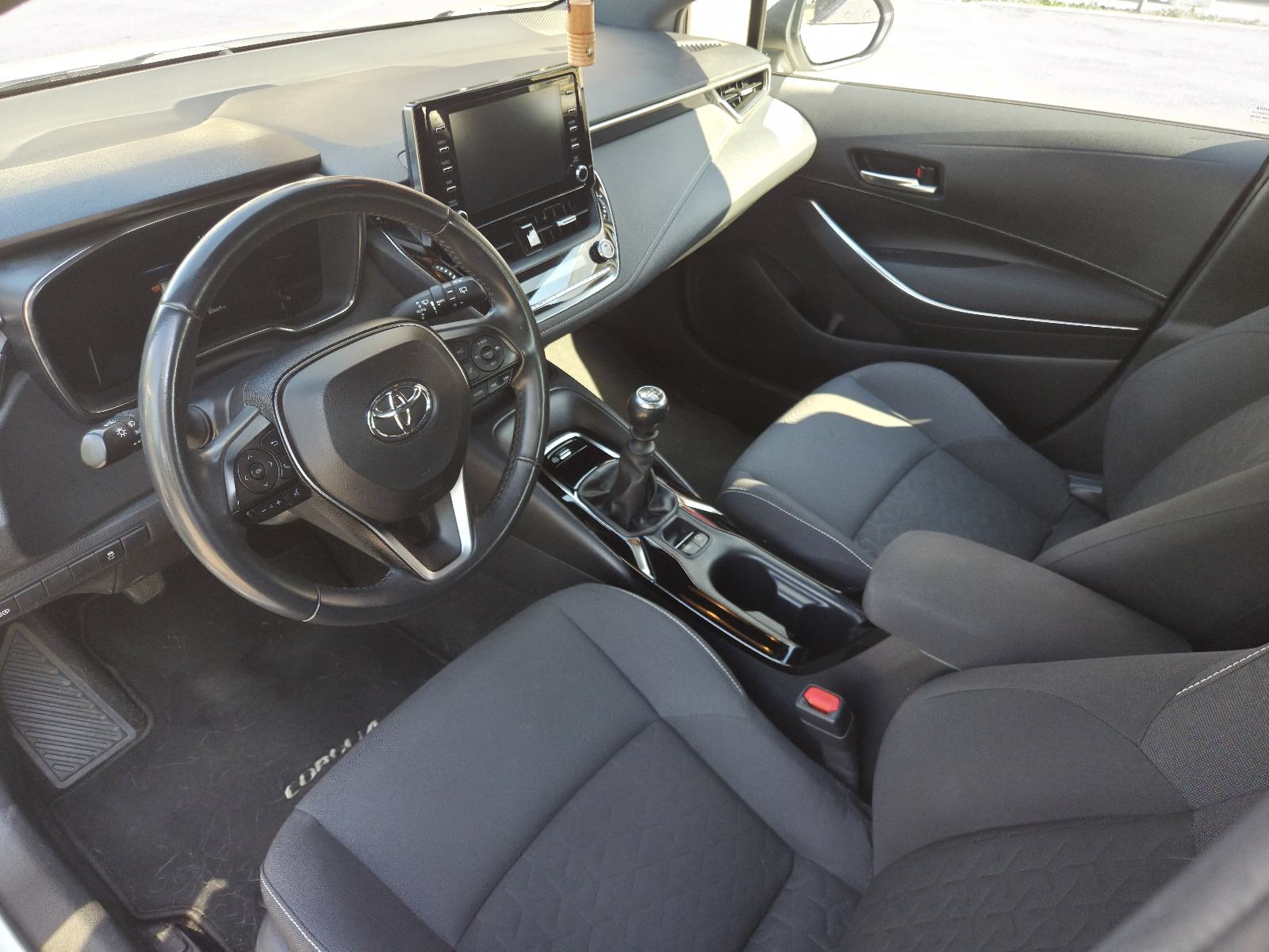Toyota Corolla Hatchback 1.2 Turbo Luna • 80.670 km, fotografija 12