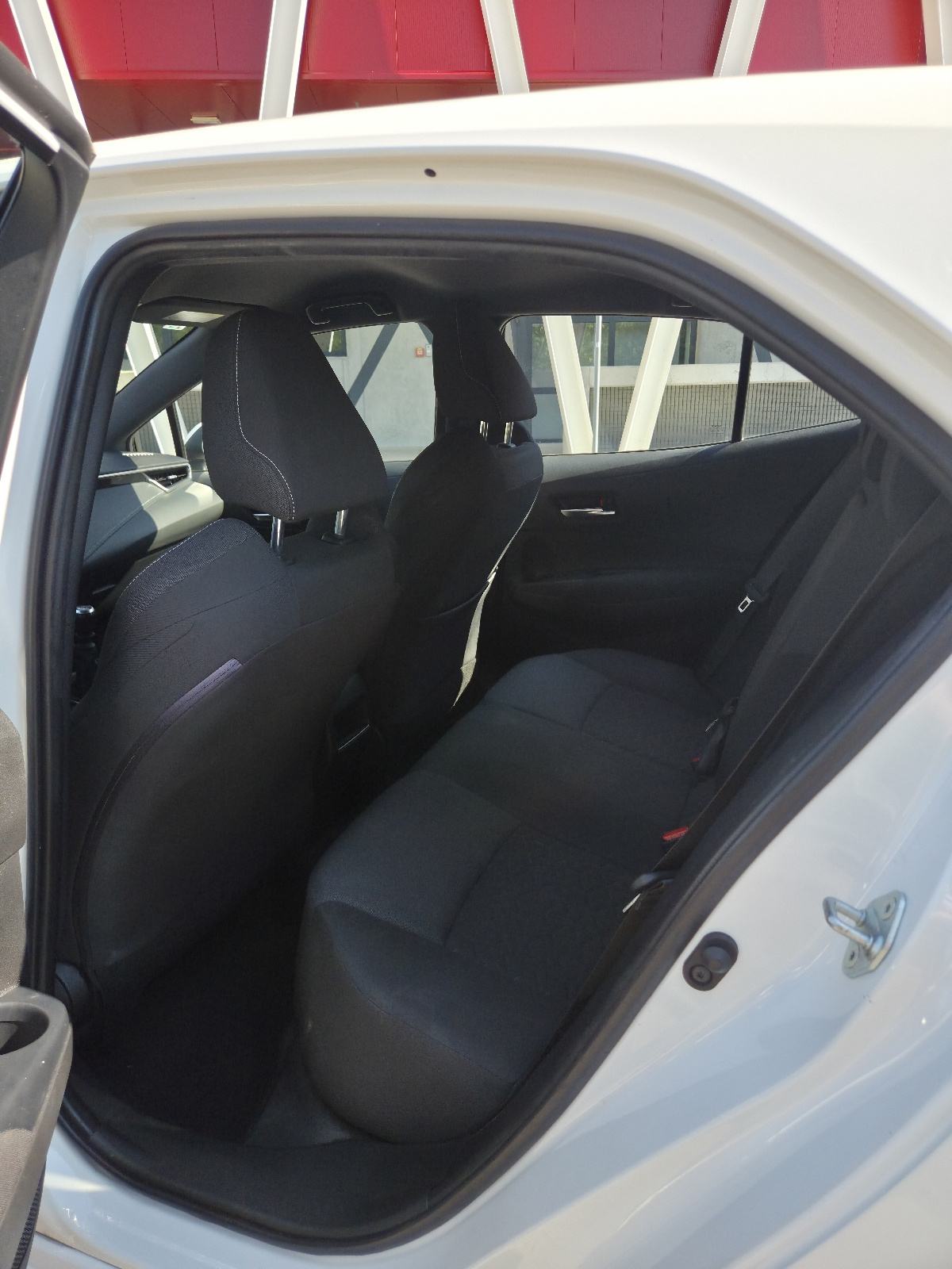 Toyota Corolla Hatchback 1.2 Turbo Luna • 80.670 km, fotografija 17