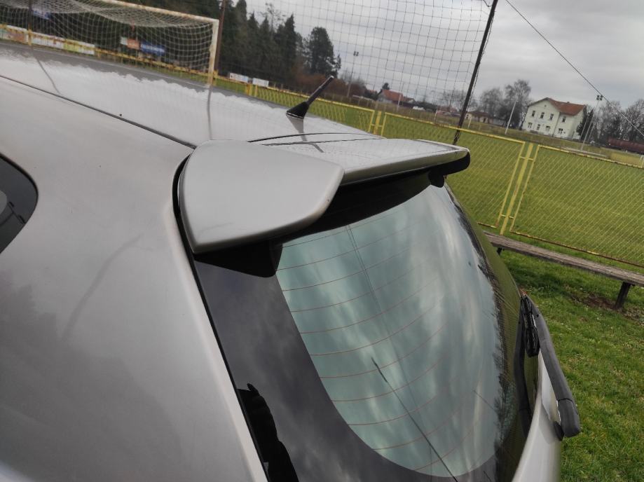 Toyota Corolla HB 1.8 TS 1.vl od 1.dana može na kartice do 36 rata, fotografija 5