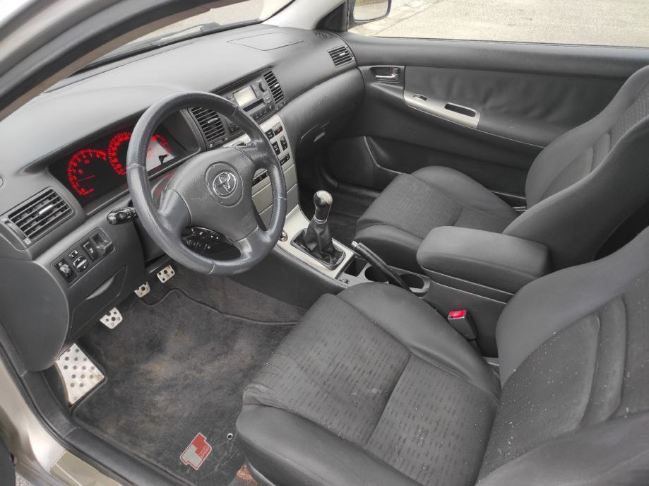 Toyota Corolla HB 1.8 TS 1.vl od 1.dana može na kartice do 36 rata, fotografija 6