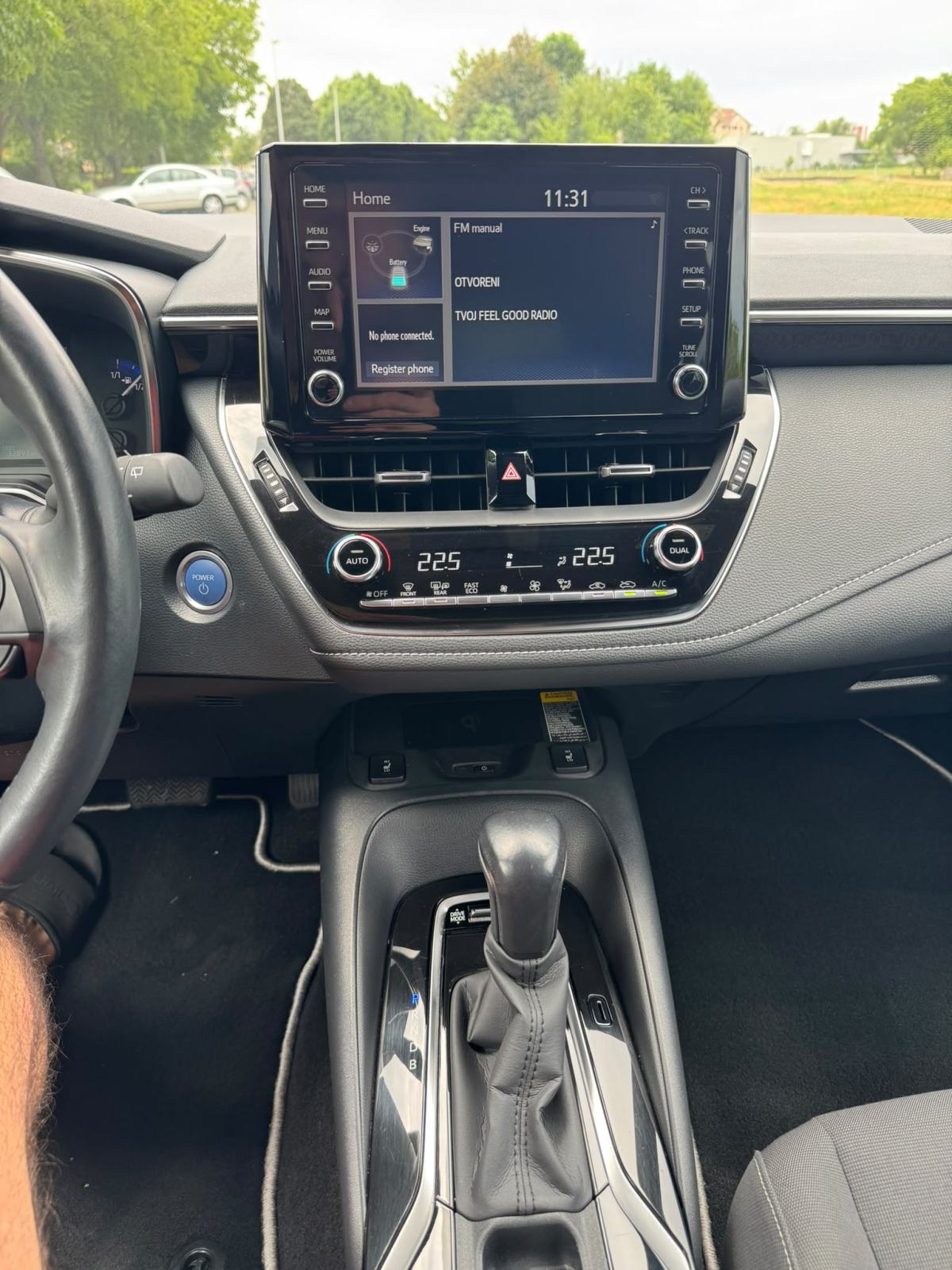 Toyota Corolla hybrid , team deutschland , 34.000km, top stanje, pogled izvana - slika 2