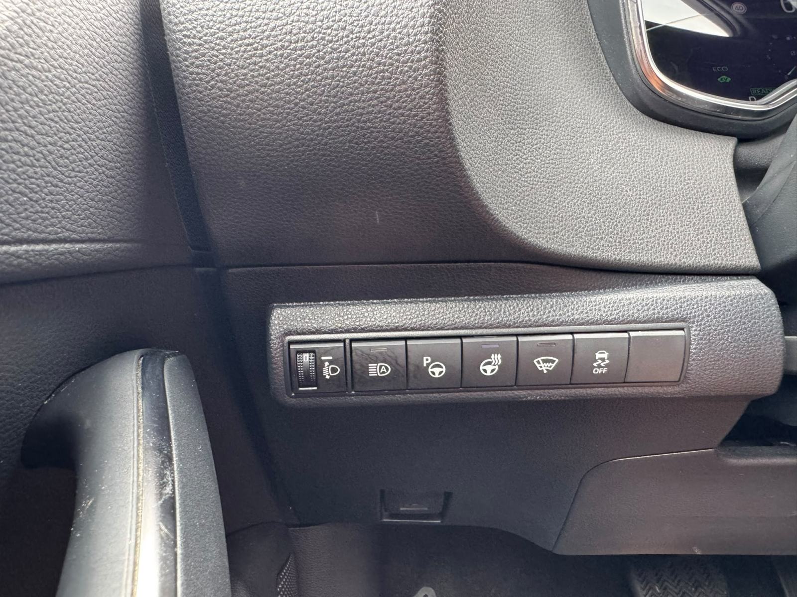 Toyota Corolla hybrid , team deutschland , 34.000km, top stanje, fotografija 7