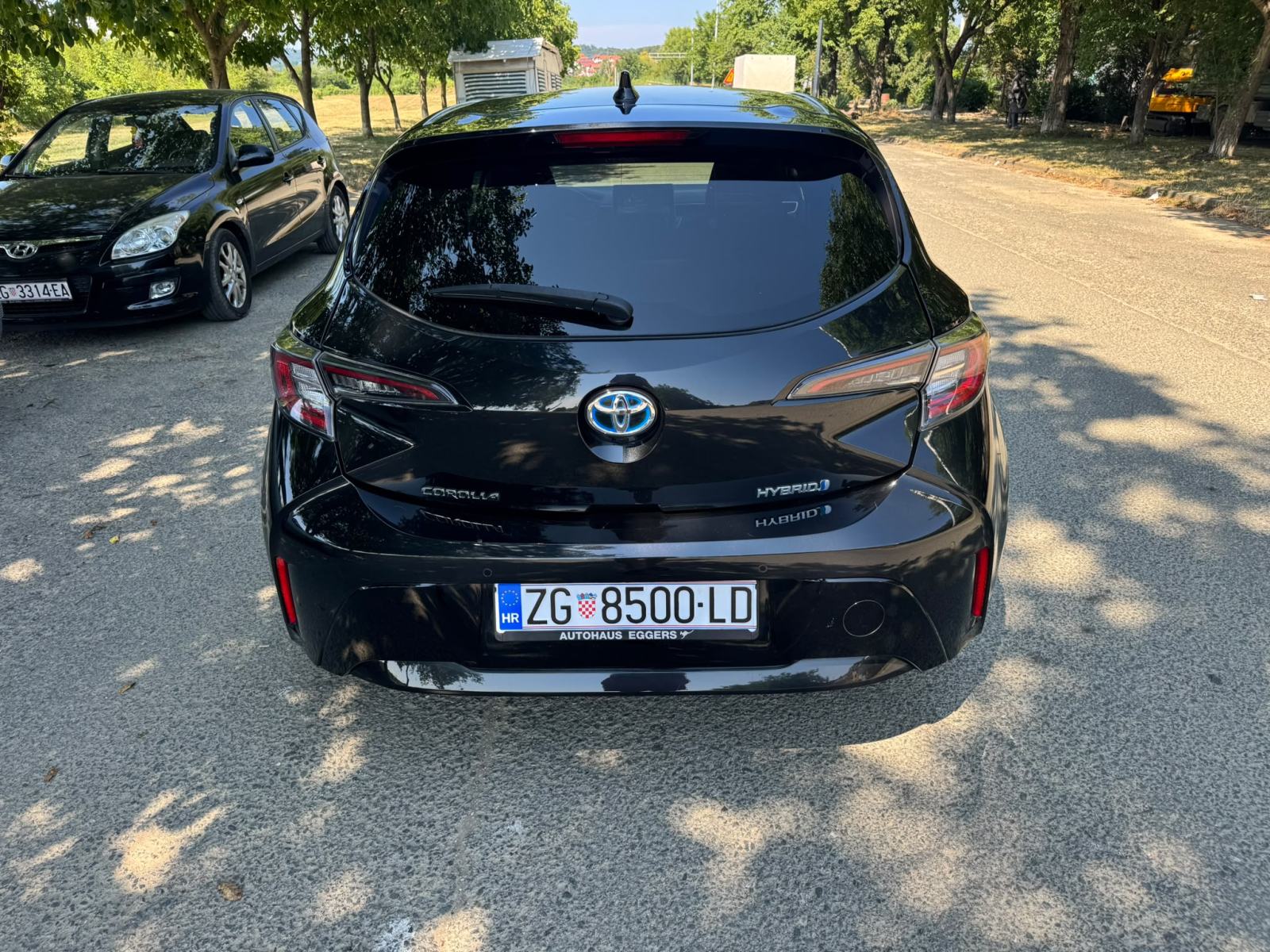 Toyota Corolla hybrid , team deutschland , 34.000km, top stanje, fotografija 8