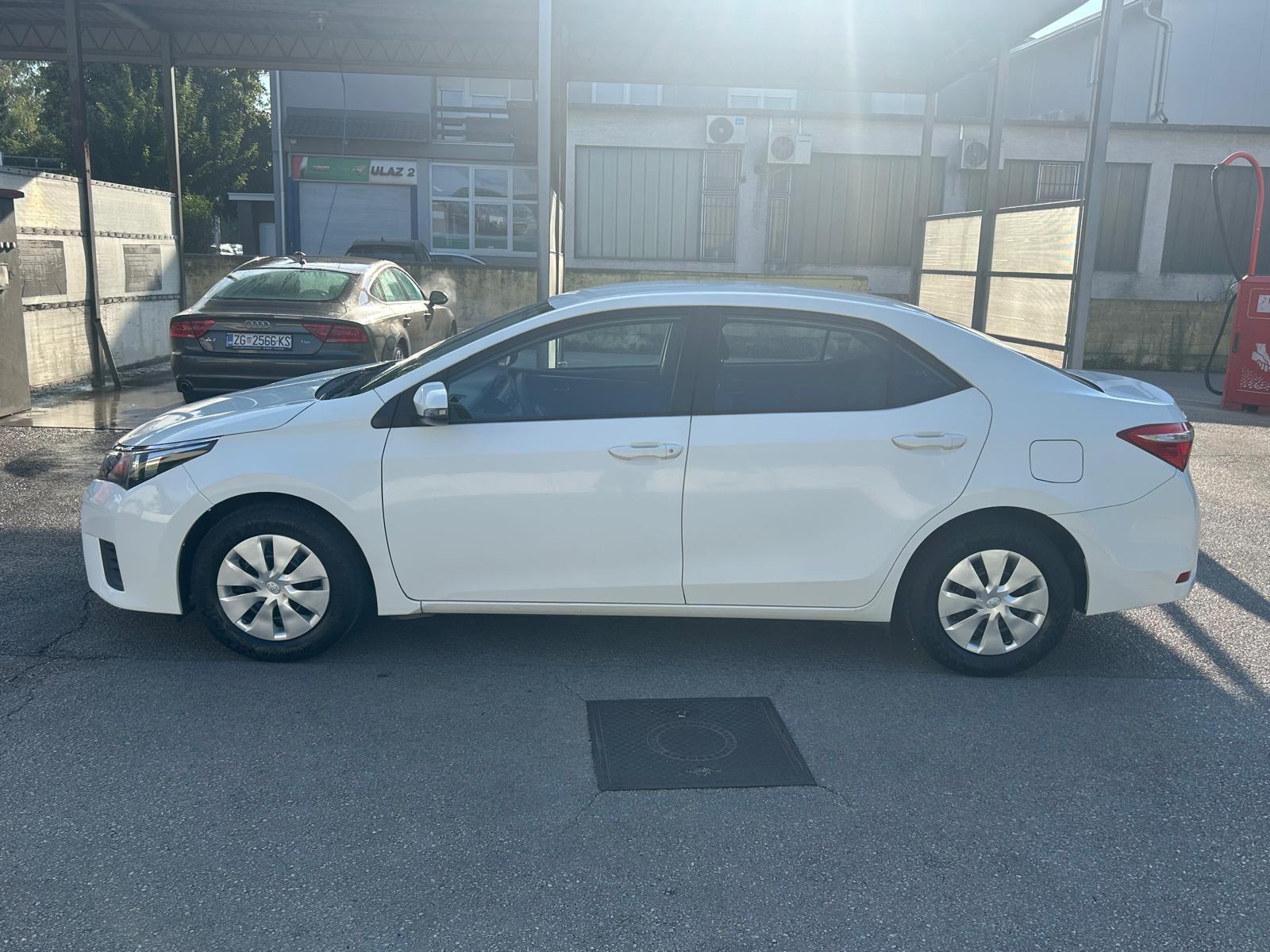 Toyota Corolla Sedan 1.33 #73KW #2016.G #BENZIN-PLIN, fotografija 2