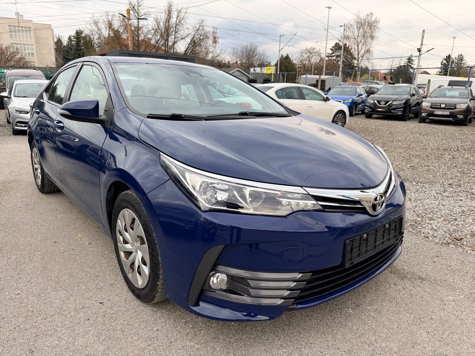 Toyota Corolla Sedan 1,4*ODLIČNO STANJE*, fotografija 2